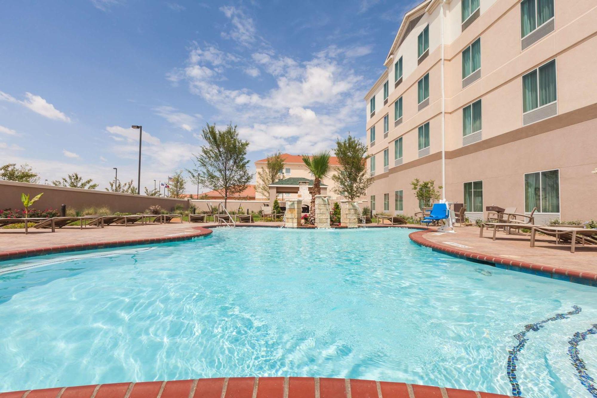 Hilton Garden Inn מידלנד מראה חיצוני תמונה